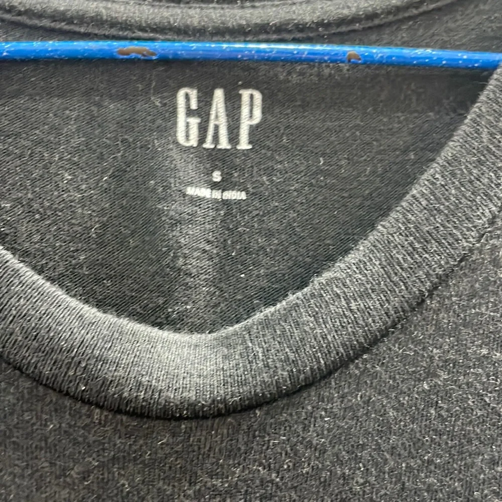 Gap tshirt - Picture 2 of 3